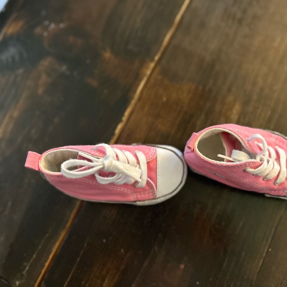 Baby converse size 4!! - Picture 3 of 4